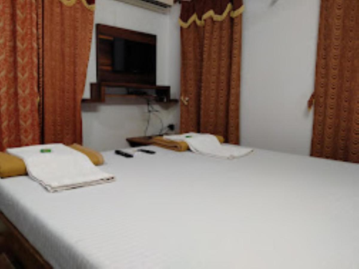 Blue Sea Beach Resort Mālvan 外观 照片